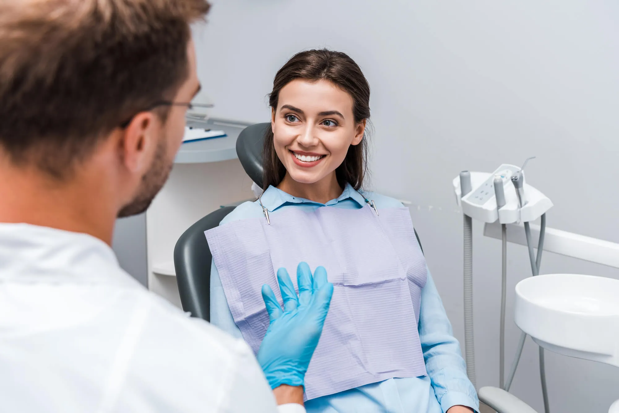 woman getting restoration thanks to cerec